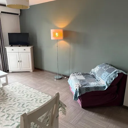 Apartment Cote Provence 1 *